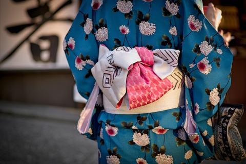 Kimono. Image by <a href="https://pixabay.com/users/djedj-59194/?utm_source=link-attribution&utm_medium=referral&utm_campaign=image&utm_content=5507116">djedj</a> from <a href="https://pixabay.com//?utm_source=link-attribution&utm_medium=referral&utm_campaign=image&utm_content=5507116">Pixabay</a>